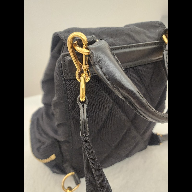 Burberry小號背包. 降落傘,肩帶可調整為斜背包-4