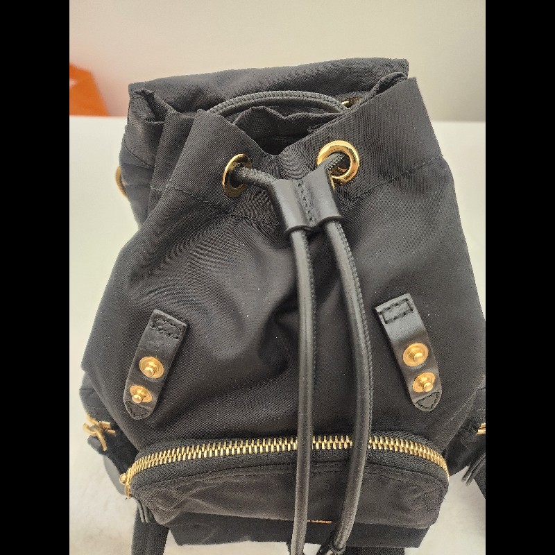 Burberry小號背包. 降落傘,肩帶可調整為斜背包-6