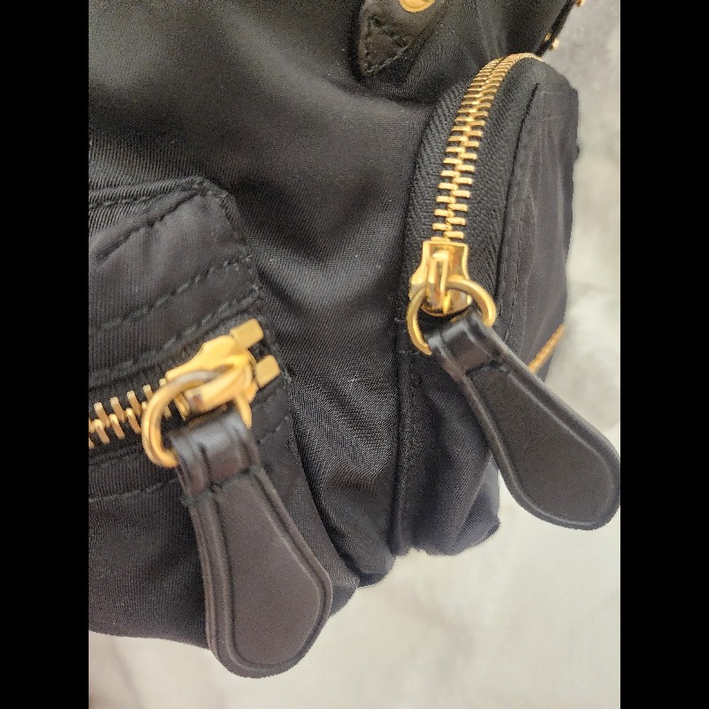 Burberry小號背包. 降落傘,肩帶可調整為斜背包-12