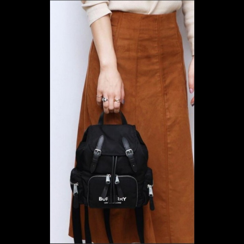 Burberry小號背包. 降落傘,肩帶可調整為斜背包-17