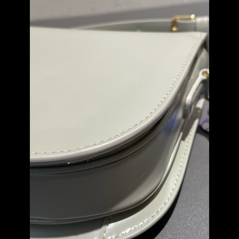 CELINE Besace CLEA 凱旋門金色鎖扣可調節肩帶 灰綠色馬鞍包-14