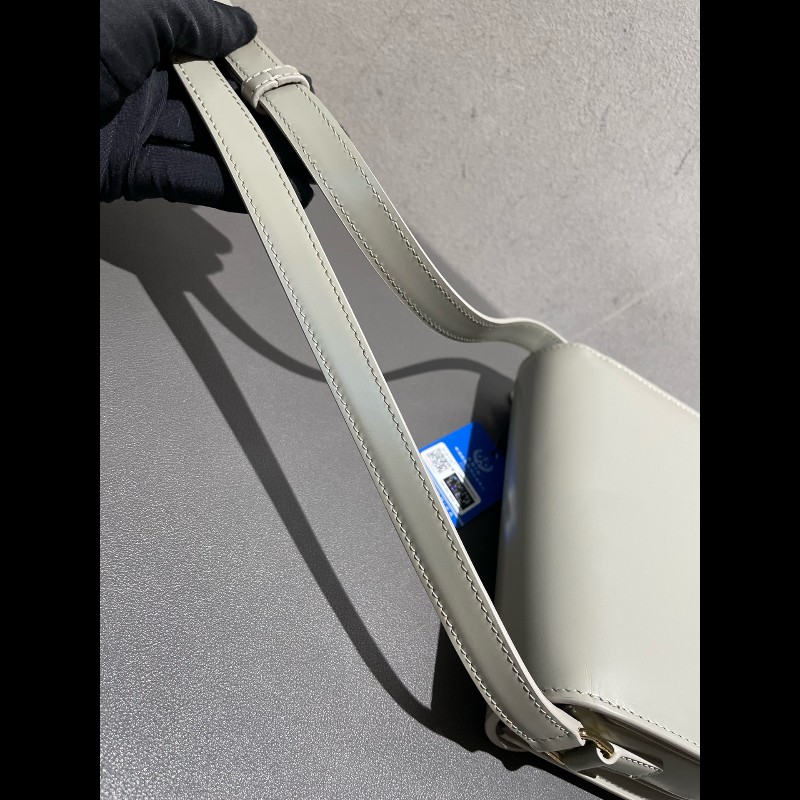 CELINE Besace CLEA 凱旋門金色鎖扣可調節肩帶 灰綠色馬鞍包-23