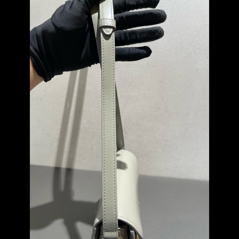 CELINE Besace CLEA 凱旋門金色鎖扣可調節肩帶 灰綠色馬鞍包-24