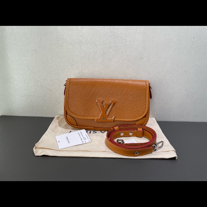 LOUIS VUITTON Buci 樹脂Logo標識 Epi粒面牛皮革  焦糖棕黃-6