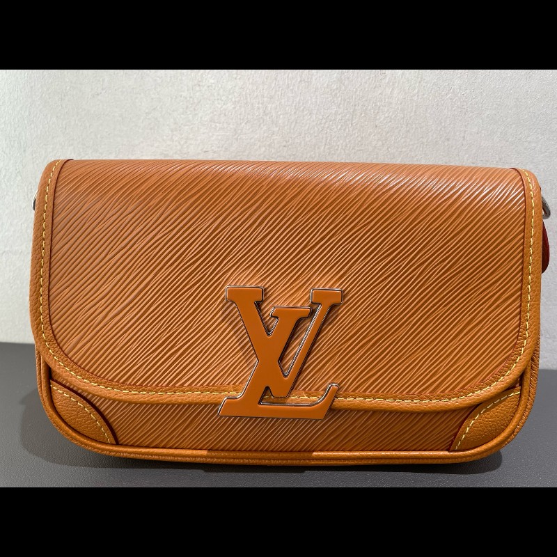 LOUIS VUITTON Buci 樹脂Logo標識 Epi粒面牛皮革  焦糖棕黃-7