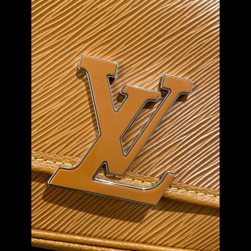 LOUIS VUITTON Buci 樹脂Logo標識 Epi粒面牛皮革  焦糖棕黃-8