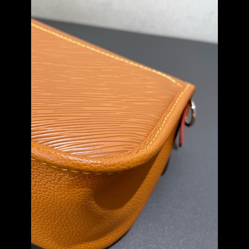 LOUIS VUITTON Buci 樹脂Logo標識 Epi粒面牛皮革  焦糖棕黃-15