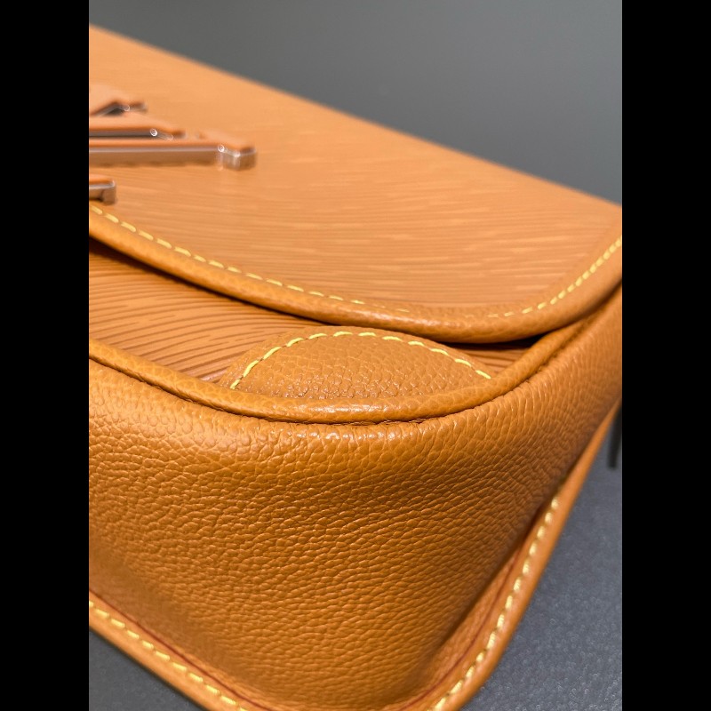 LOUIS VUITTON Buci 樹脂Logo標識 Epi粒面牛皮革  焦糖棕黃-16