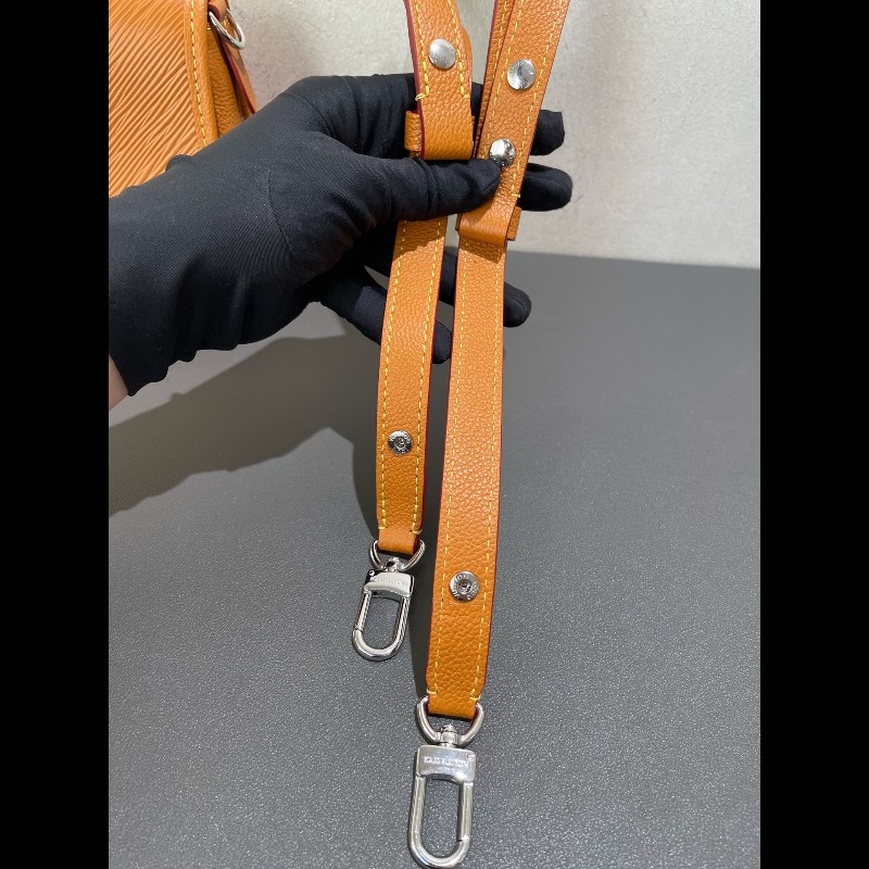 LOUIS VUITTON Buci 樹脂Logo標識 Epi粒面牛皮革  焦糖棕黃-26