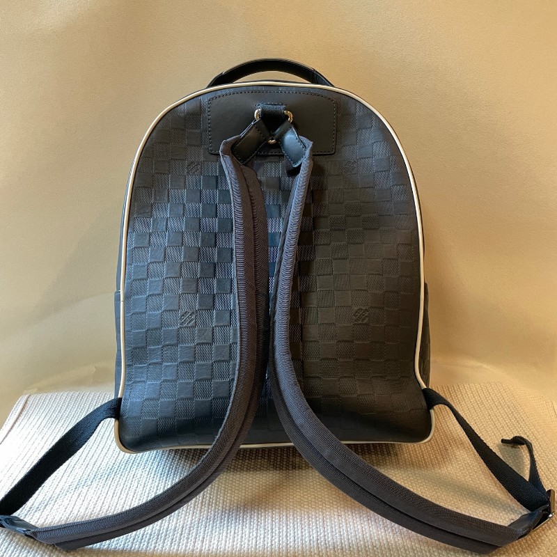 LV 美洲杯帆船赛系列限量全皮棋盤格後背包-3