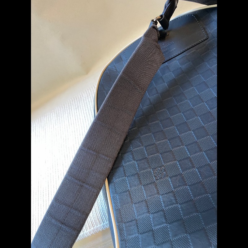 LV 美洲杯帆船赛系列限量全皮棋盤格後背包-11