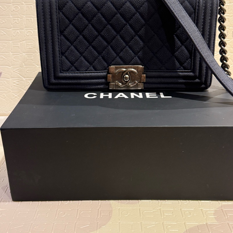 CHANEL BOY CAVIAR 25cm-0