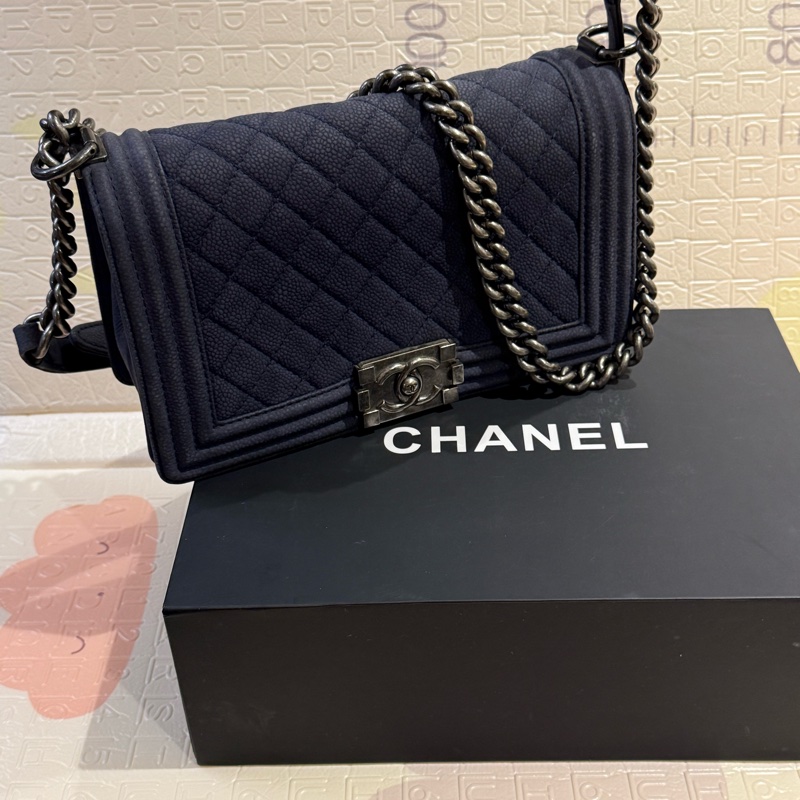CHANEL BOY CAVIAR 25cm-28