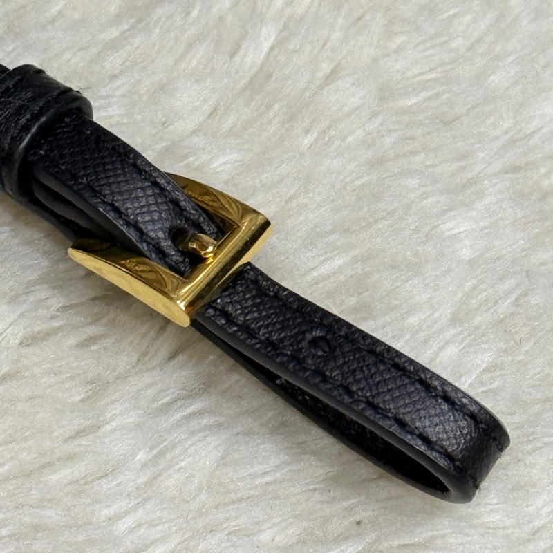 好看Prada黑色尼龍 拼防刮牛皮 揹帶長度可調 斜揹包 金色釦-19