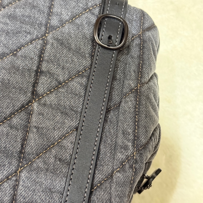 專櫃兩萬多還缺貨COACH 黑牛仔 黑釦 三用包 三背法TABBY 絎縫後背包 斜揹 肩背 後-14