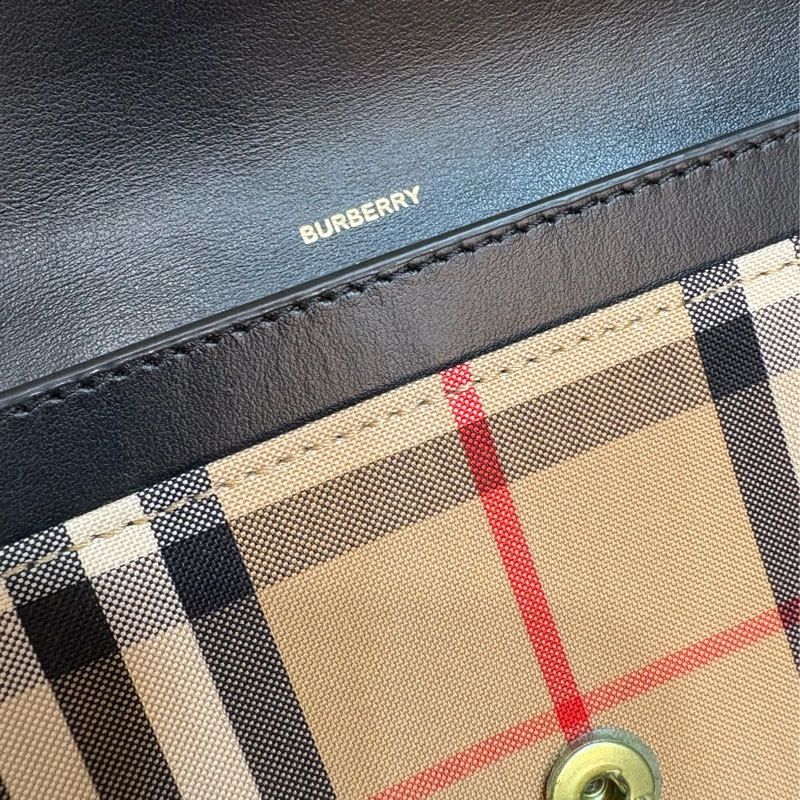 berberry 全新格紋扣式長夾-5