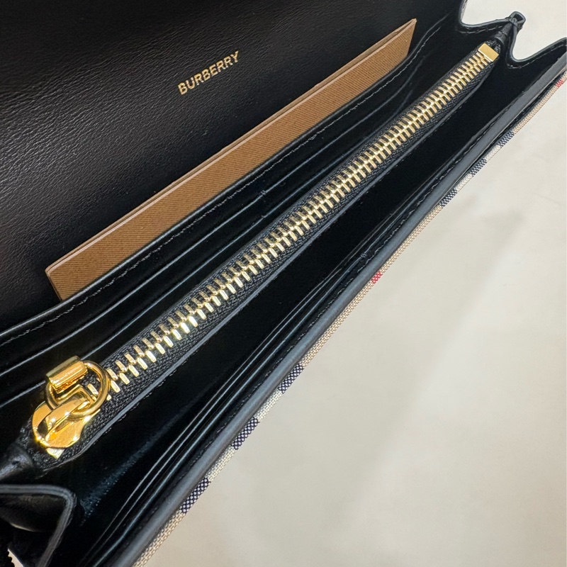 berberry 全新格紋扣式長夾-6