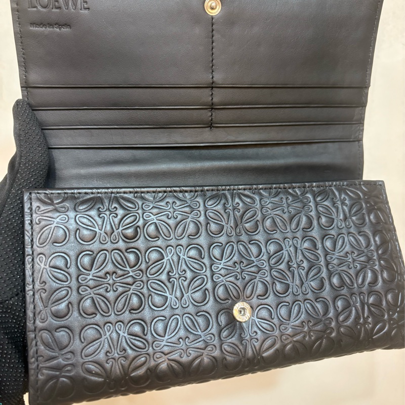 Loewe 黑色壓紋扣式長夾-4