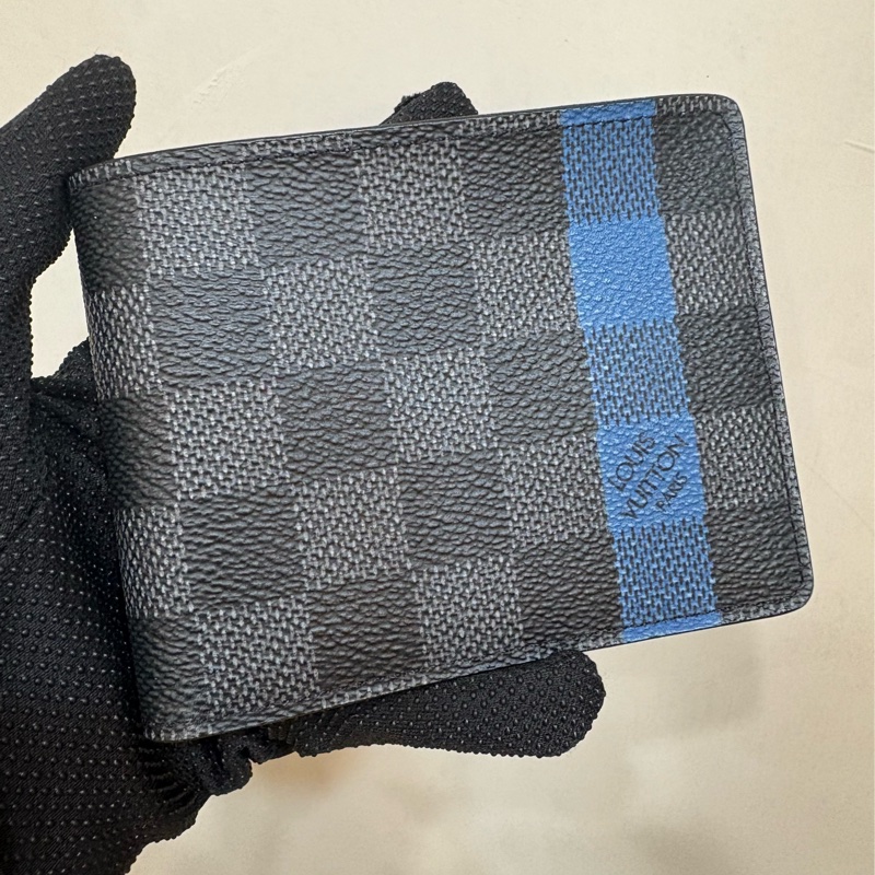 LV 黑灰棋盤格拼色短夾-0