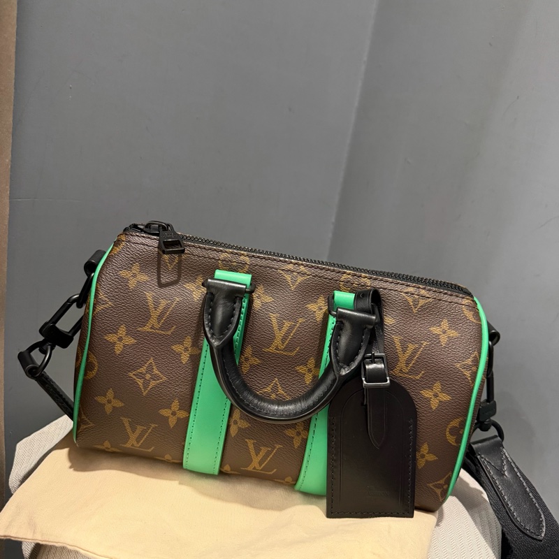 Louis Vuitton LV 經典老花拼綠色 Keepall25 斜背包-1