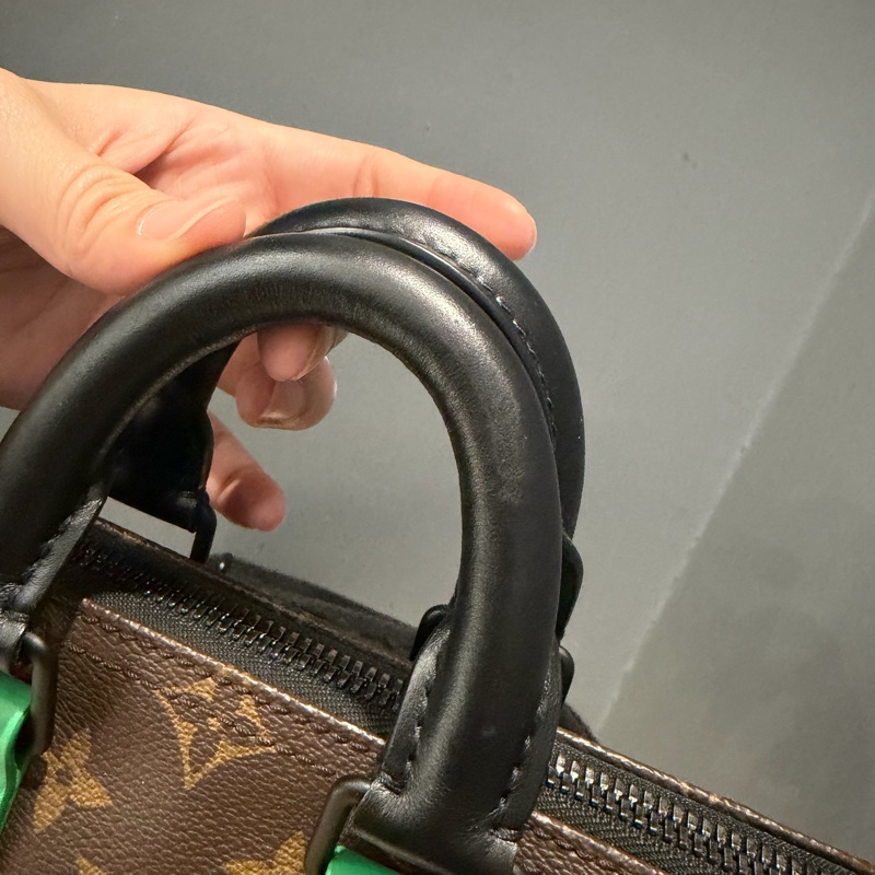 Louis Vuitton LV 經典老花拼綠色 Keepall25 斜背包-13