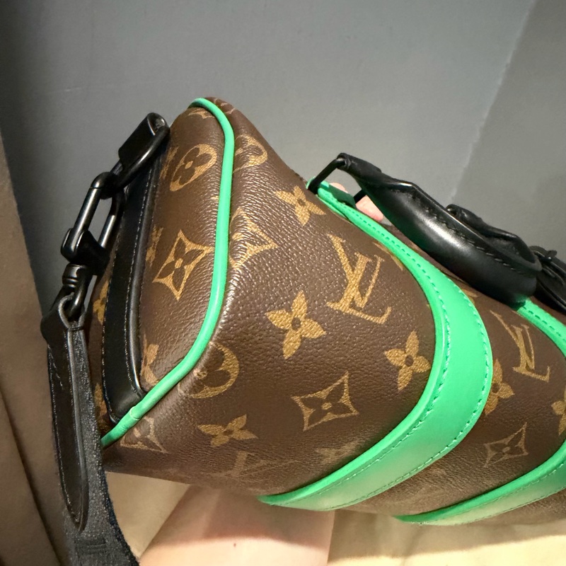 Louis Vuitton LV 經典老花拼綠色 Keepall25 斜背包-18