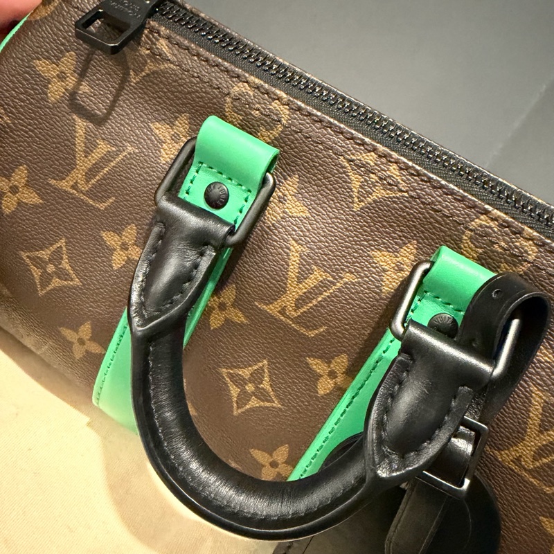 Louis Vuitton LV 經典老花拼綠色 Keepall25 斜背包-20
