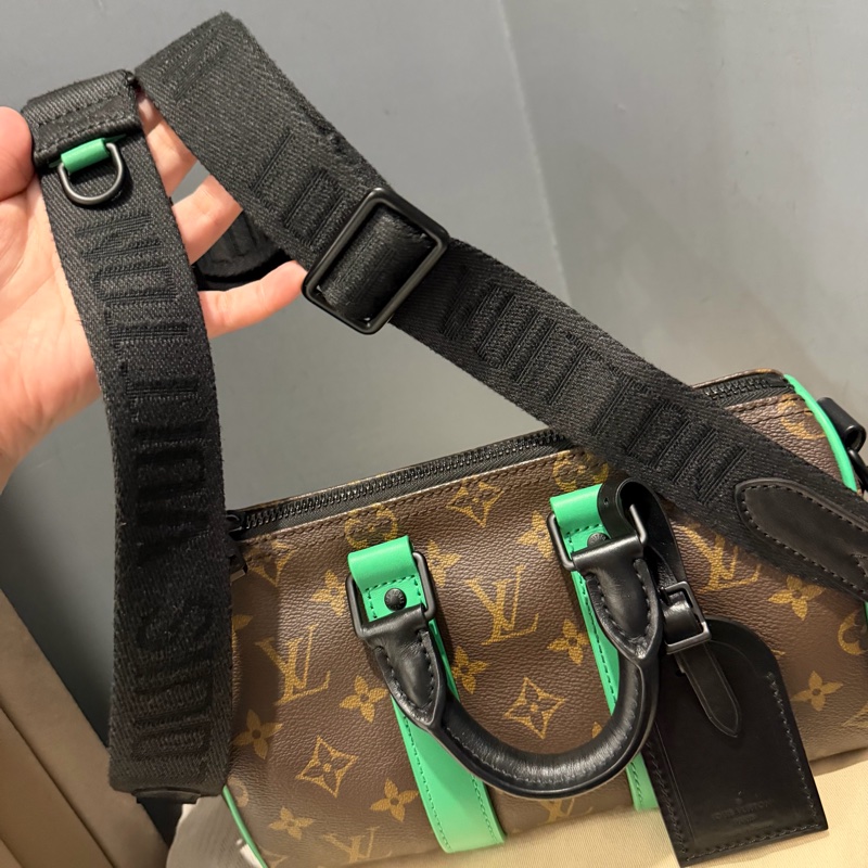 Louis Vuitton LV 經典老花拼綠色 Keepall25 斜背包-33