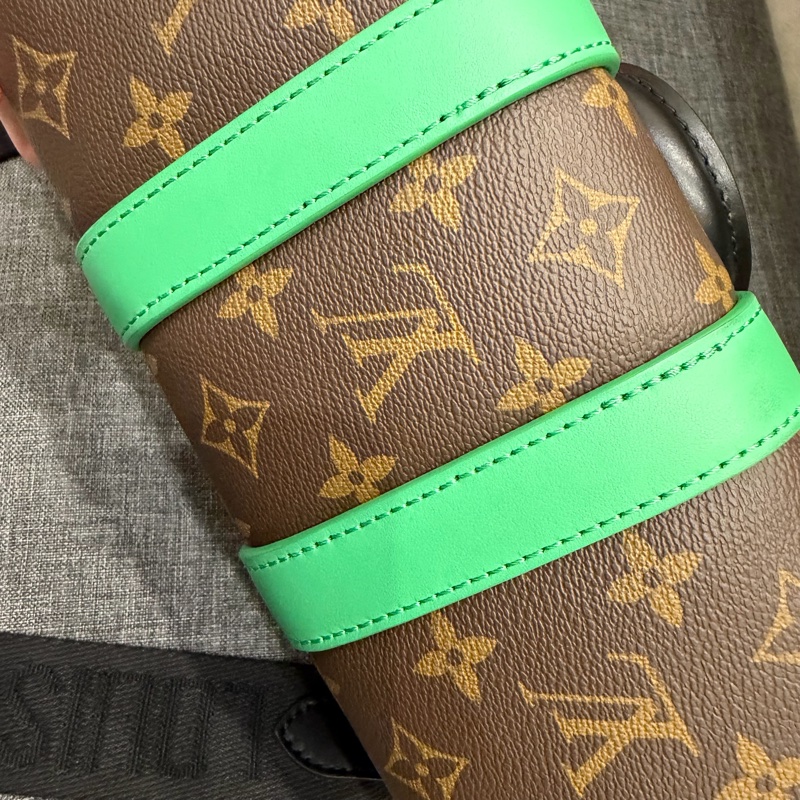 Louis Vuitton LV 經典老花拼綠色 Keepall25 斜背包-39
