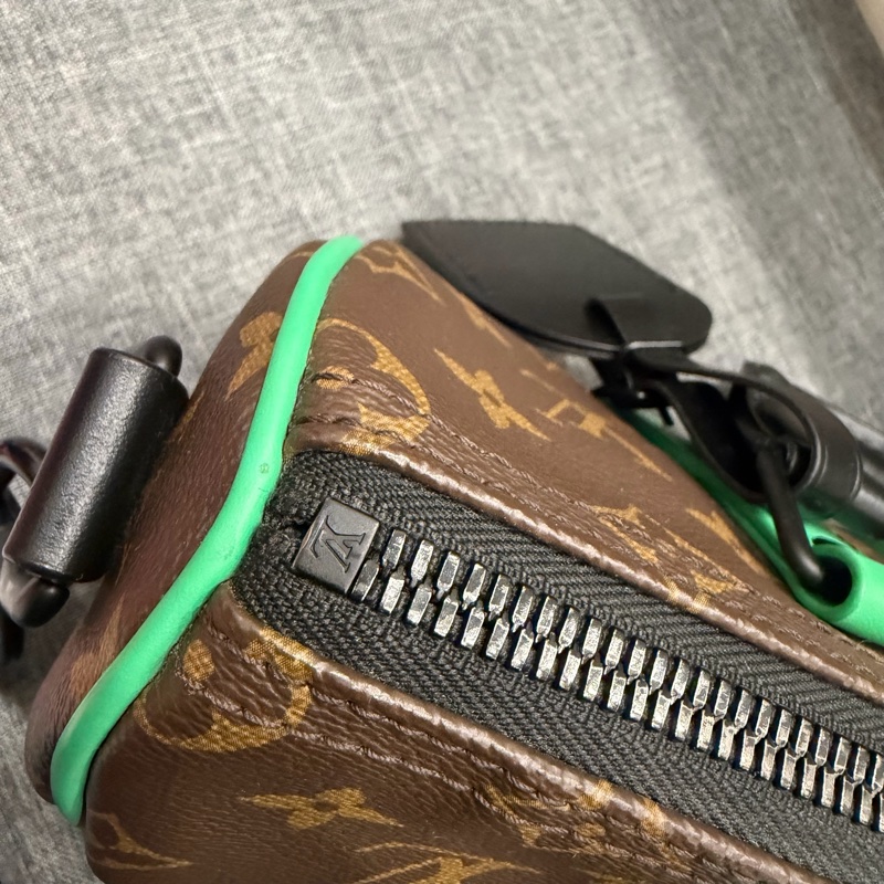 Louis Vuitton LV 經典老花拼綠色 Keepall25 斜背包-40