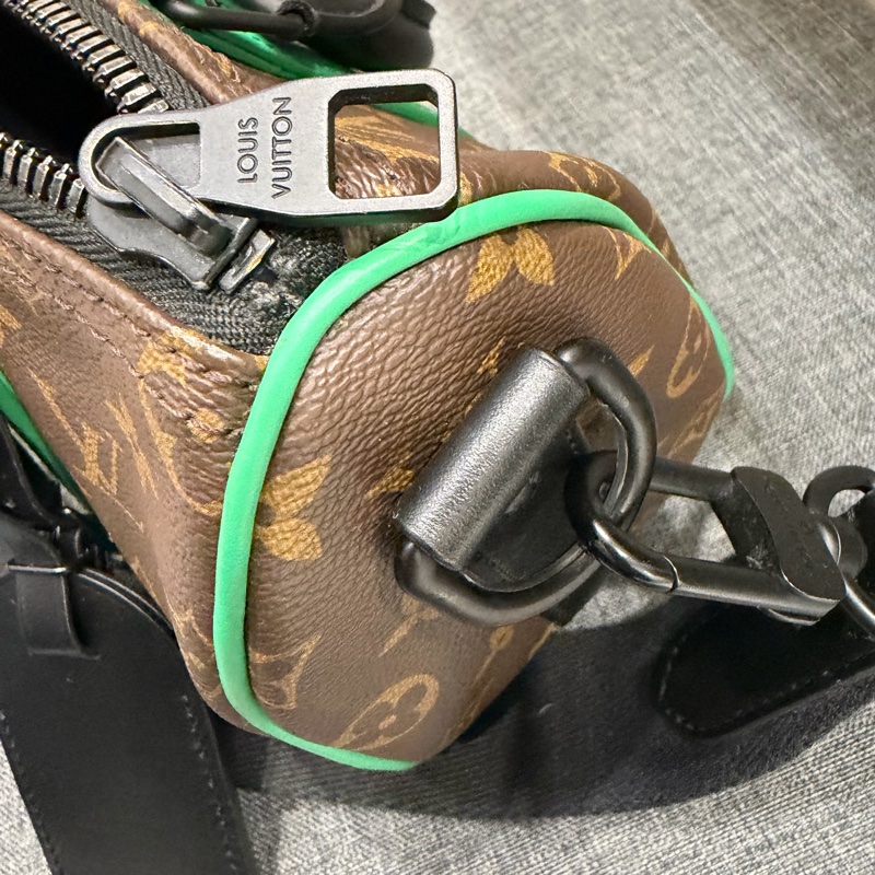 Louis Vuitton LV 經典老花拼綠色 Keepall25 斜背包-47