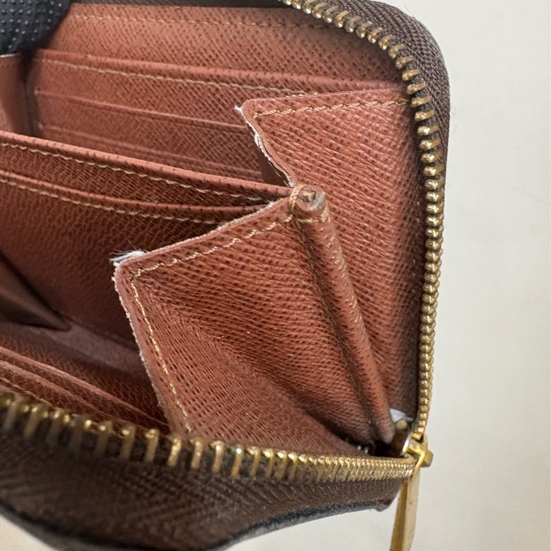 LV 老花拉鍊ㄇ字零錢包-7