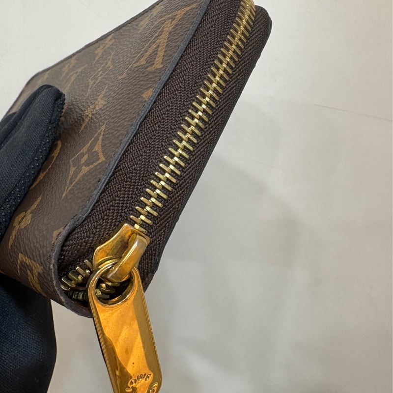 LV 老花經典拉鍊長夾 咖啡色內裡-3