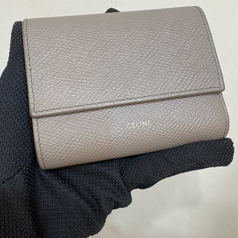 Celine 大象灰 素面皮革三折短夾-0