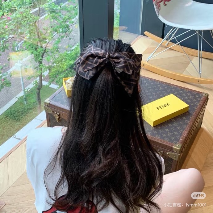 FENDI 棕色 菸草色調 FF LOGO 老花 蝴蝶結 髮圈 髮夾 髮飾-19