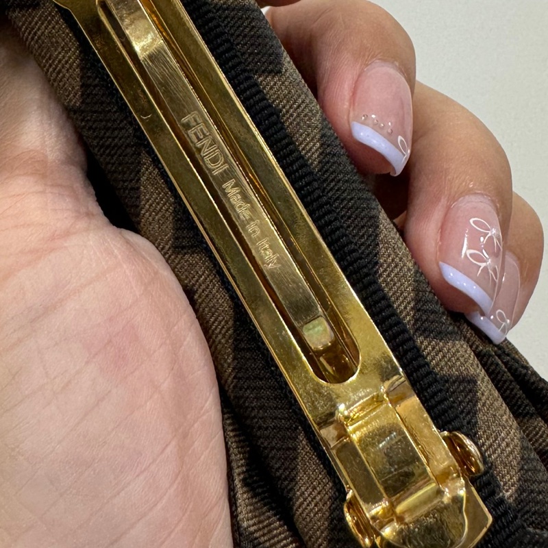 FENDI 棕色 菸草色調 FF LOGO 老花 蝴蝶結 髮圈 髮夾 髮飾-20