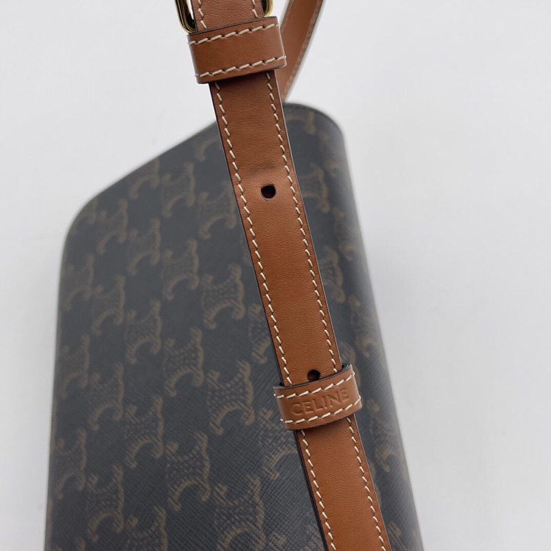 CELINE Claude Triomphe 棕色帆布單肩包-19