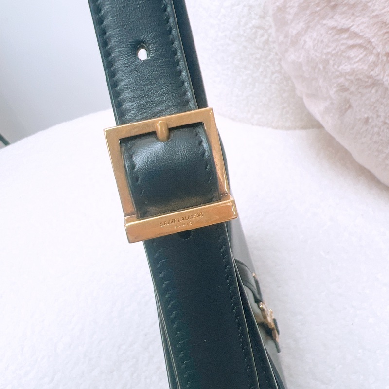 YSL le5a7 hobo 黑金腋下包-4