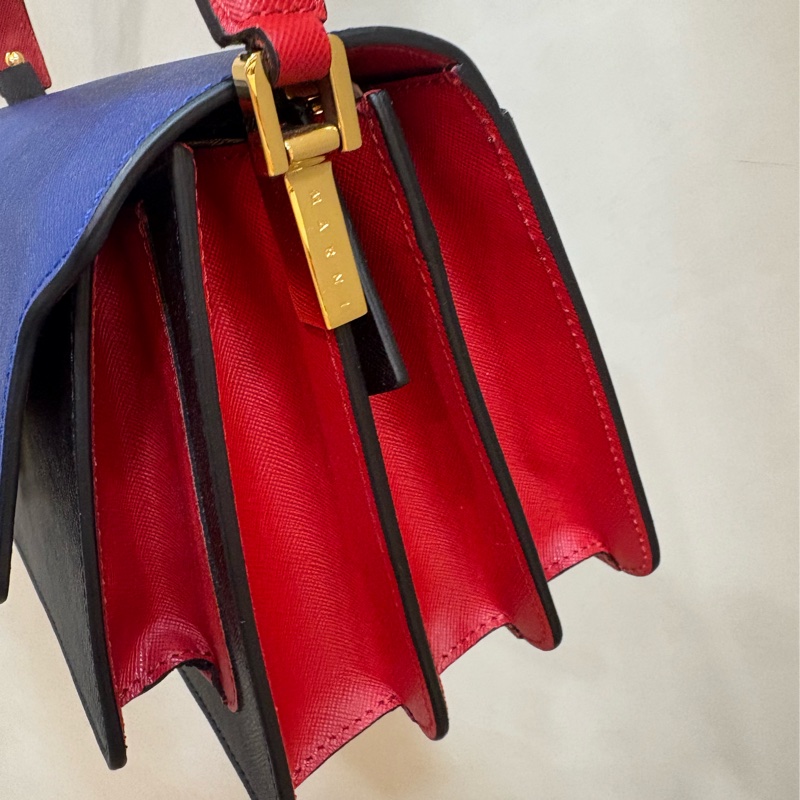 MARNI Trunk 斜背包/單肩包 黑藍紅 風琴包-3