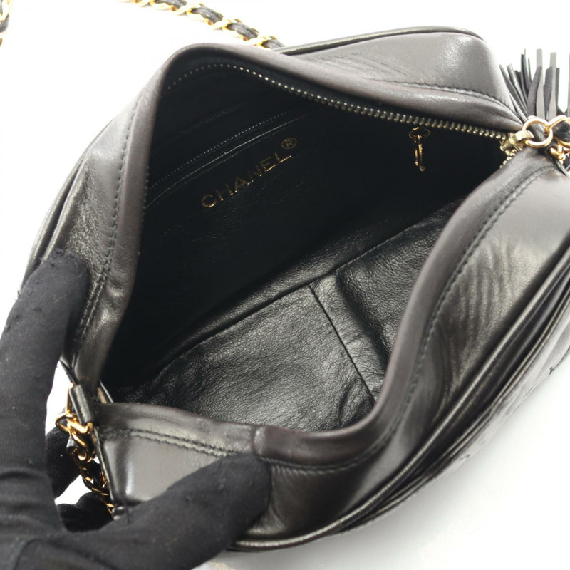 香奈兒三重 COCO 標誌鏈斜背包單肩包，流蘇羊皮，黑色，二手，金色五金-2