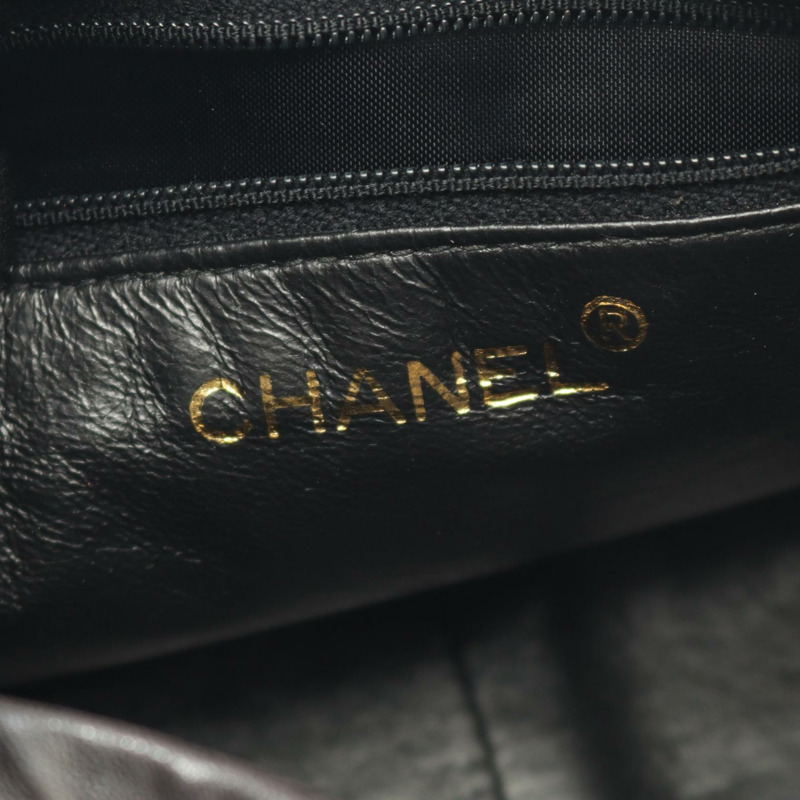 香奈兒三重 COCO 標誌鏈斜背包單肩包，流蘇羊皮，黑色，二手，金色五金-3