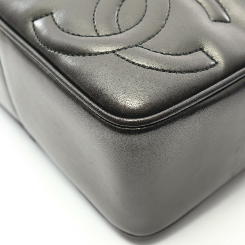 香奈兒三重 COCO 標誌鏈斜背包單肩包，流蘇羊皮，黑色，二手，金色五金-6