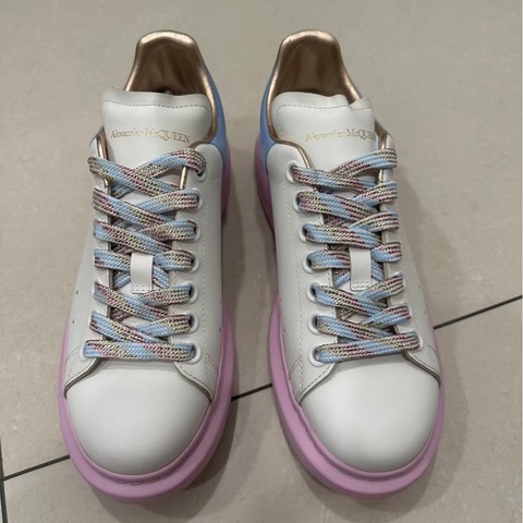 MCQUEEN小白鞋經典單品