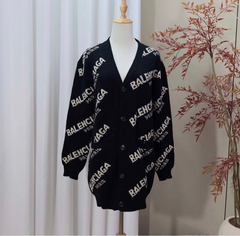 BALENCIAGA 34碼 黑白滿印字母logo毛衣外套衣長82肩寬52胸圍100 98新-0