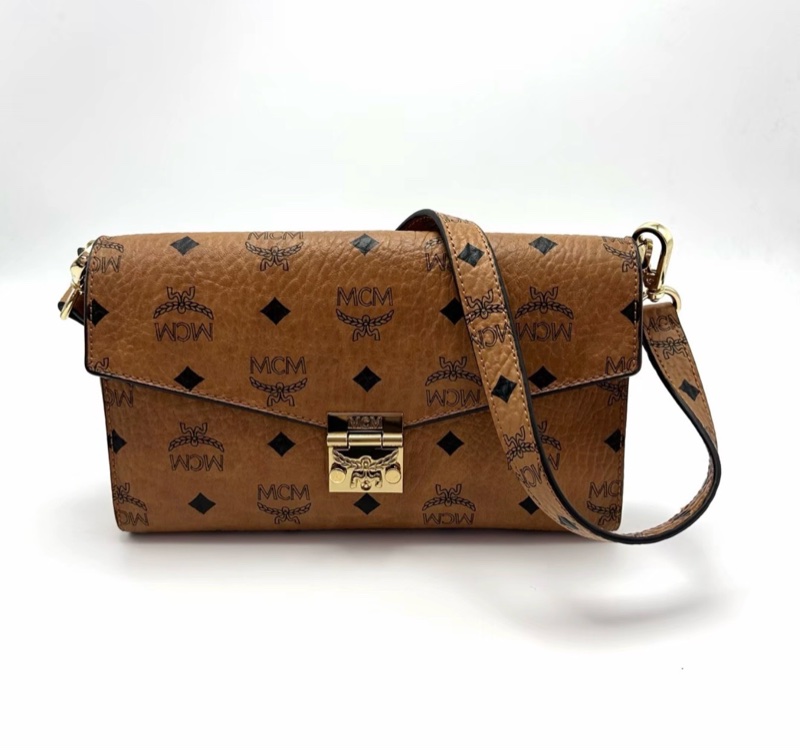 MCM 經典老花金扣肩背斜背鏈條包 23*14*5 98新-0