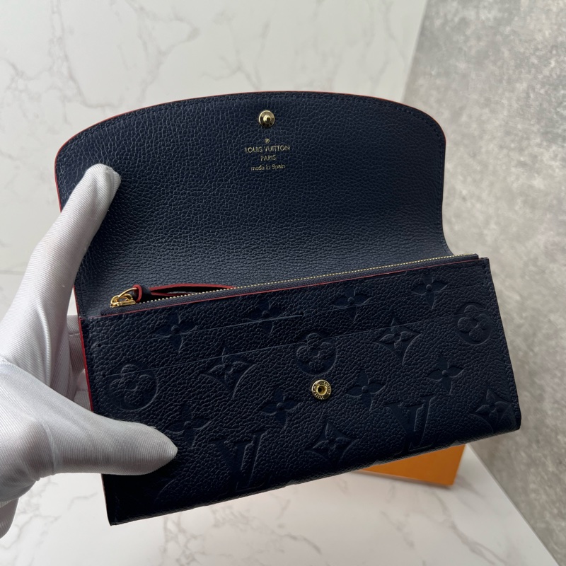 💗香緹國際精品💗 672 EMILIE 海軍藍壓紋長夾 晶片款-7