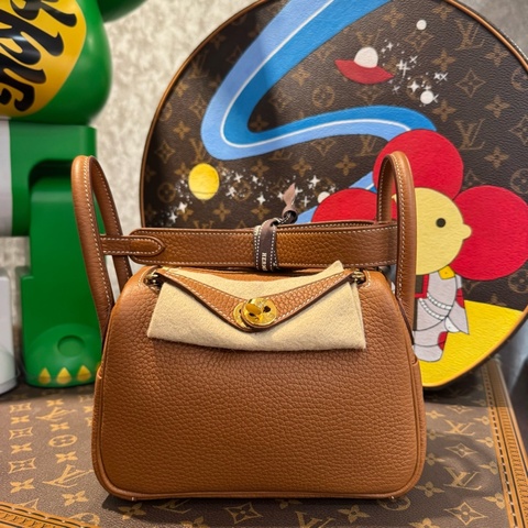 HERMES MIN LINDY金棕金釦/U