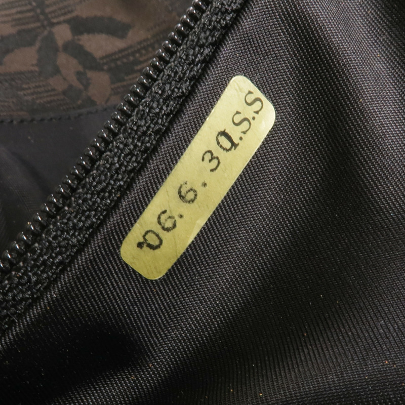 CHANEL 尼龍New Travel Line肩背袋-11