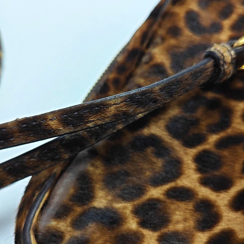 PRADA棕色皮草單肩包斜挎包金色五金可拆卸肩-17