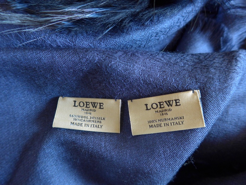 LOEWE 深藍色毛毛披肩圍巾-6